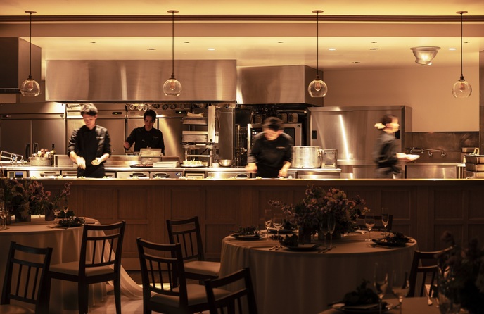 アルモニーアンブラッセ ウエディングホテル オープンキッチ付きパーティ会場画像 1