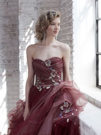 セントアクアチャペルみなとみらい 衣裳2画像 1-2