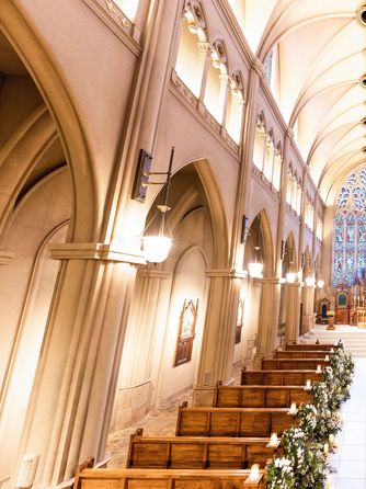 ロイヤル セント ヨーク チャペル(花嫁のドレス姿が美しく見えるよう緻密設計)画像 1-1