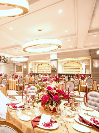 ロイヤル セント ヨーク 洗練された空間で非日常を満喫画像 1-2