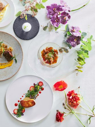 ロイヤル セント ヨーク 料理・ケーキ2画像 1-2