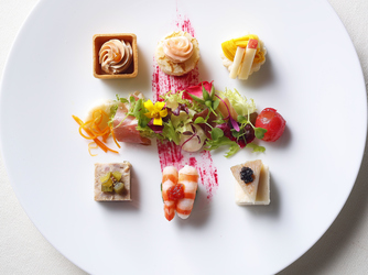 ホテルニューグランド 料理・ケーキ2画像 1-3