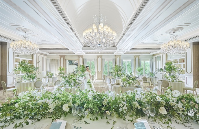 アニヴェルセル 長野 【グランデ】自然光溢れるパーティスペース画像 1