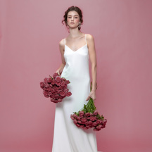 アニヴェルセル 江坂(新大阪) 衣裳画像 1-2