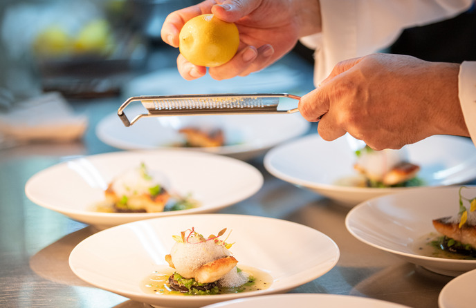 ワン・ステーションホテル熊本(ONE STATION HOTEL KUMAMOTO) 料理・ケーキ3画像 1