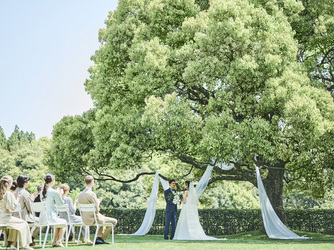 迎賓館 セレモニースペース(【ガーデン挙式】遮るもののない大空の下)画像 2-4