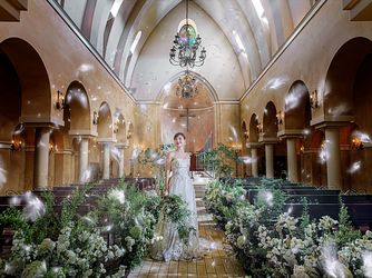 アネーリ 大宮 (旧 ヴィラ・デ・マリアージュさいたま) チャペル(百合の香りに包まれたグランダム―ル大聖堂)画像 2-1