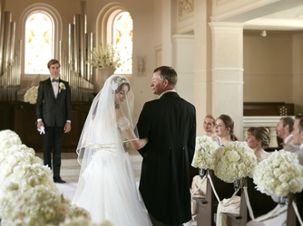 ア・ラ・モード パレ&ザ・リゾート チャペル(上品な大聖堂で憧れの挙式を)画像 2-3