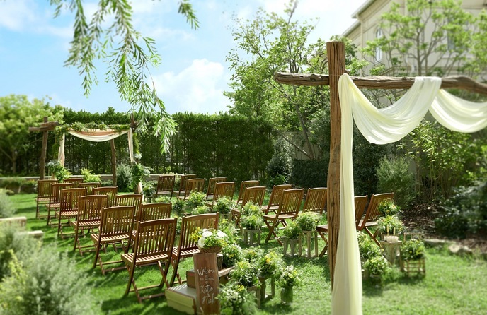 ア・ラ・モード パレ&ザ・リゾート 教会(【ルミエル】ガーデンチャペル)画像 1