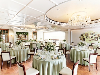 ロザンジュイア 広尾迎賓館 寛ぎの空間に二人らしさを添えたアレンジを画像 2-1