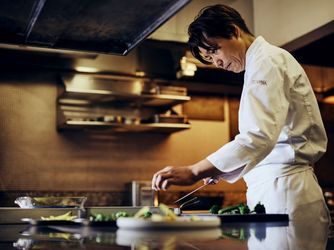 RESTAURANT VITRA NAGOYA 料理・ケーキ1画像 2-2