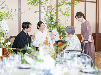 ホテルオークラ京都 【 クラシカルな曲水 】アールデコ調の曲水画像 2-3