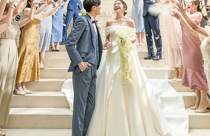 アイネス ヴィラノッツェ 大阪 セレモニースペース(ガーデンに続く大階段でのフラワーシャワー)画像 2