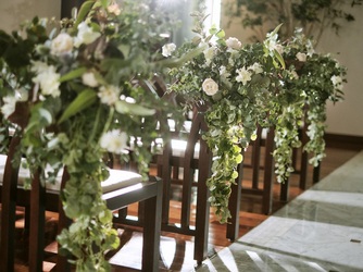 Rouge Blanc(ルージュ:ブラン) チャペル(木の温もりが優しい印象のチャペル)画像 1-2