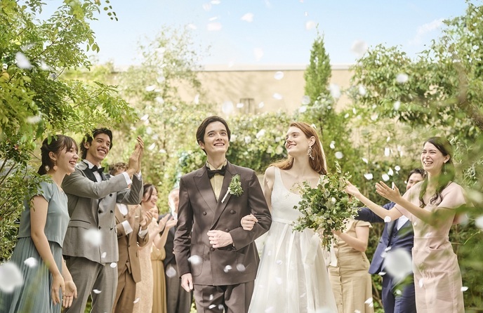 Rouge Blanc(ルージュ:ブラン) セレモニースペース(青空の下、祝福に包まれるセレモニータイム)画像 1