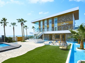 マウロ・アネーラ 貸切リゾートガーデン!画像 1-2