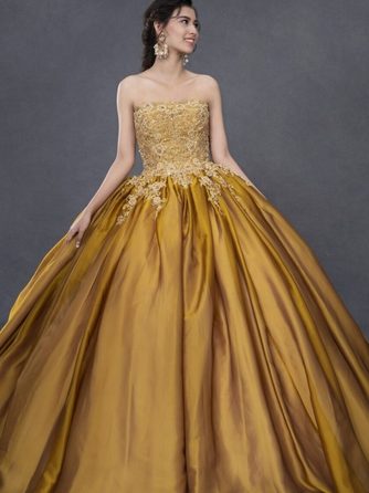 ロイヤルチェスター長崎 ホテル&リトリート 衣裳2画像 1-1