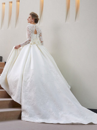 ロイヤルチェスター長崎 ホテル&リトリート 衣裳1画像 1-2