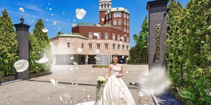 ロイヤルチェスター長崎 ホテル&リトリート セレモニースペース(自然光に照らされるアンティーク英国ホテル)画像 1