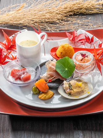 ホテルニューオータニ高岡 料理・ケーキ1画像 2-1