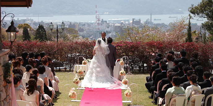 ガーデンレストラン メープルヒル(Maple Hill) セレモニースペース(ガーデン(チャペル式))画像 1