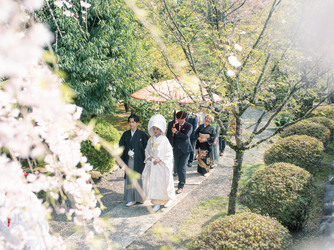 迎賓館 サクラヒルズ川上別荘 衣裳2画像 1-2