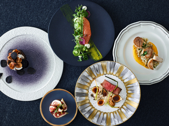 アーセンティア迎賓館 大阪 会場に隣接する厨房から出来立てのお料理を画像 2-1