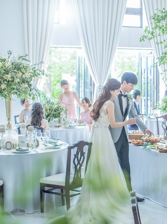 アーヴェリール迎賓館 姫路 白を基調とした内装はどんな装飾にもマッチ画像 1-1