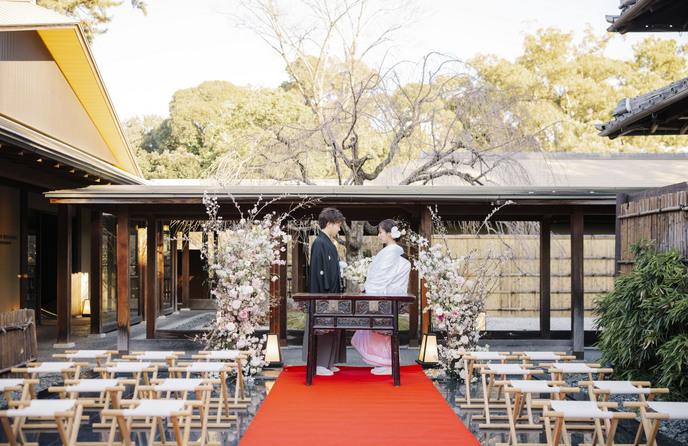 GARDEN RESTAURANT TOKUGAWAEN(ガーデンレストラン徳川園) セレモニースペース(シンボルツリーが祝福/エントランス挙式)画像 1