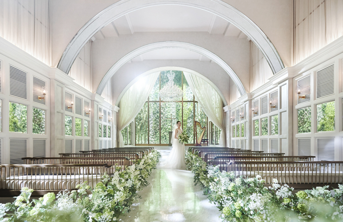 北山迎賓館 チャペル(白基調の明るくて緑溢れる天井高6Mの会場)画像 1