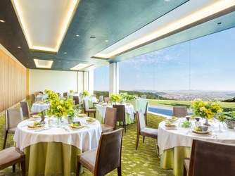 ＳＥＴＲＥ　ｈｉｇｈｌａｎｄ　ｖｉｌｌａ（セトレ　ハイランドヴィラ） セレモニースペース(緑・光・風...自然に包まれて過ごす結婚式)画像2-4