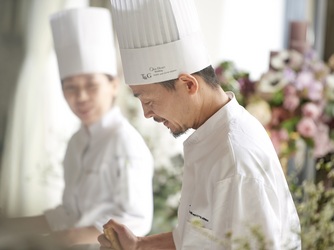 ベイサイド迎賓館 和歌山 専属スタッフ全員で打合せをして創り上げる画像 2-4