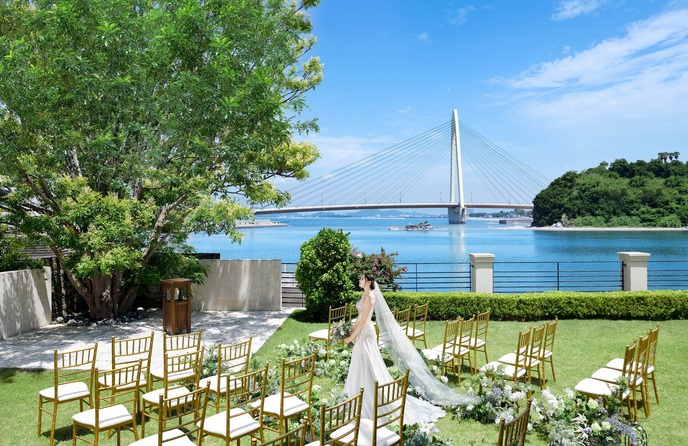 ベイサイド迎賓館 和歌山 セレモニースペース(外国映画のようなガーデンウエディング)画像 1