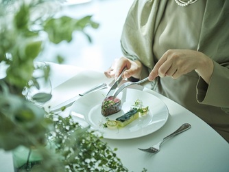 表参道TERRACE 【四季彩る緑】一面ガラス張りの披露宴会場画像 2-3