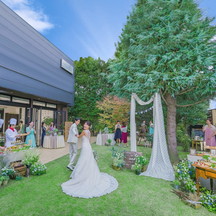 JURER(ジュレ) セレモニースペース(自然光*ガーデン/緑*オープンキッチン)画像 2-2