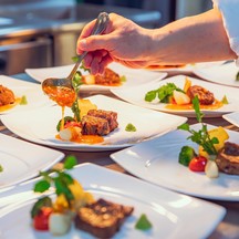 JURER(ジュレ) セレモニースペース(自然光*ガーデン/緑*オープンキッチン)画像 2-6