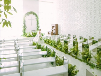 AILE d’ANGE NAGOYA(エルダンジュ ナゴヤ) チャペル(自然光に包まれた白亜チャペル)画像 2-3