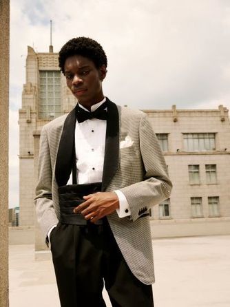 THE TERRACE 弓張の丘ホテル 衣裳3画像 2-1