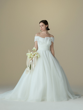 THE TERRACE 弓張の丘ホテル 衣裳1画像 1-2