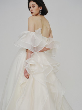 THE TERRACE 弓張の丘ホテル 衣裳1画像 2-2