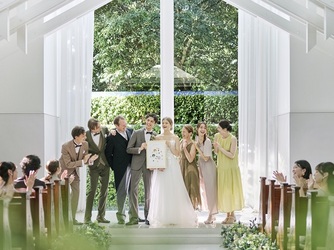 Miel Cloche(ミエルクローチェ) チャペル(ゲストの祝福を近くに感じられる温かな空間)画像 2-3