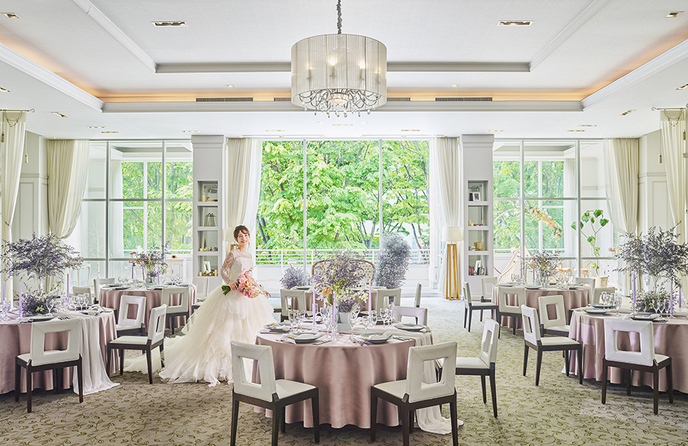 GRAN SUITE(グラン・スイート) 定禅寺通りの緑が見える開放的な披露宴会場画像 1