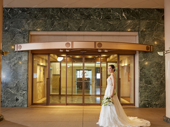 THE MARCUS SQUARE KOBE (ザ マーカススクエア 神戸) チャペル(優しい光が降り注ぐ石造りの独立型チャペル)画像 2-3