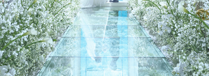 THE MARCUS SQUARE KOBE (ザ マーカススクエア 神戸) チャペル(白と青のコントラストが映えるチャペル)画像 2-1