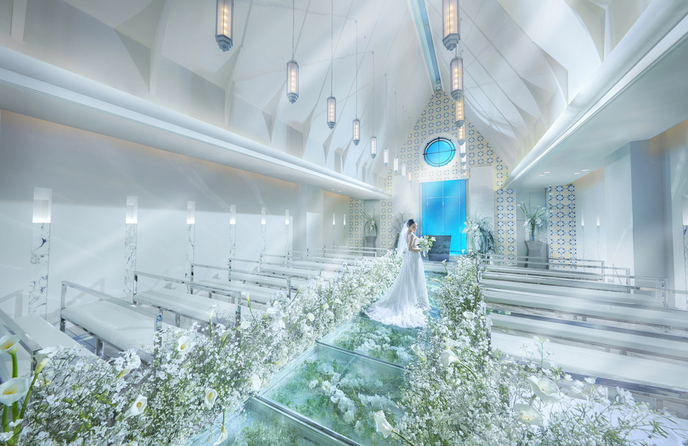 THE MARCUS SQUARE KOBE (ザ マーカススクエア 神戸) チャペル(優しい光が降り注ぐ石造りの独立型チャペル)画像 1