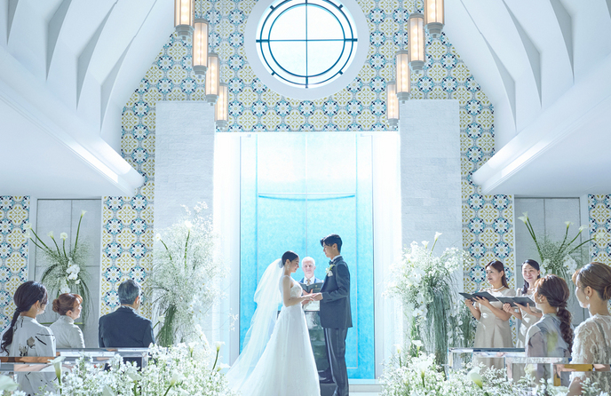 THE MARCUS SQUARE KOBE (ザ マーカススクエア 神戸) チャペル(白と青のコントラストが映えるチャペル)画像 1