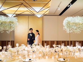 インターコンチネンタルホテル大阪 5種類の桜の木が連なる腰壁が印象的な会場画像 2-3