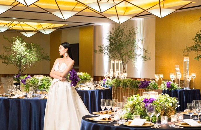 インターコンチネンタルホテル大阪 5種類の桜の木が連なる腰壁が印象的な会場画像 1