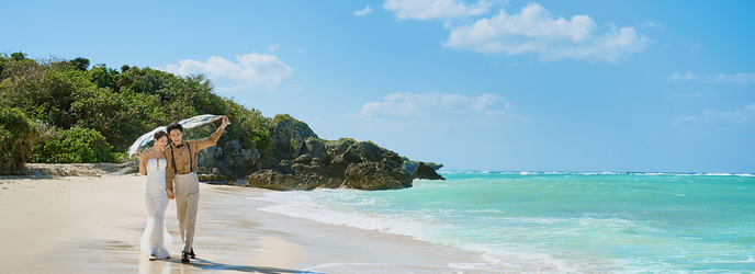 ラソール シー リゾート／チュチュリゾートウエディング：沖縄の自然が豊かに残る読谷エリア、1,000mもの美しい純白のビーチが続く“天浜（てぃんぬはま）”を望む場所に、この春オープンしたホテル『LAZOR SEA RESORT』