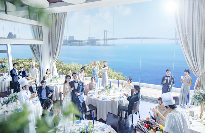 T’SUKI sur la mer(ツキ シュール ラ メール) 絶景のロケーションを一望できるテラス画像 1